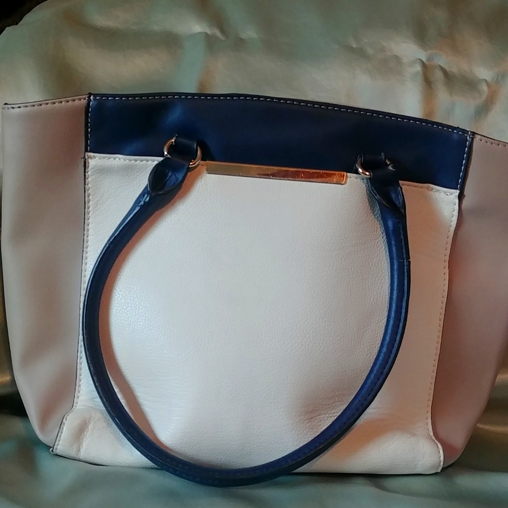 Apt 9 Tote bag